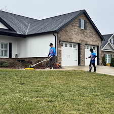 Driveway-Cleaning-Transformation-in-Johnson-City-Tennessee 0